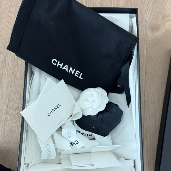 Chanel 2025 Interlocking CC Logo Slingback - Picture 7 of 8